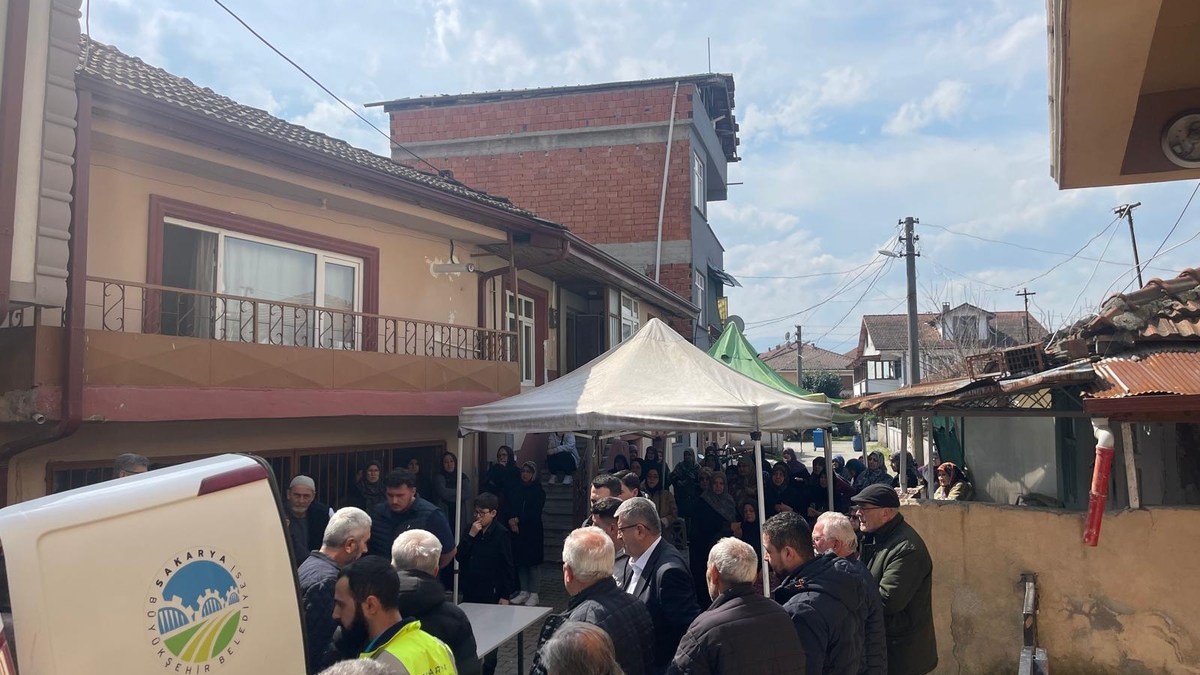 Sakine Durmaz Toprağa Verildi. 