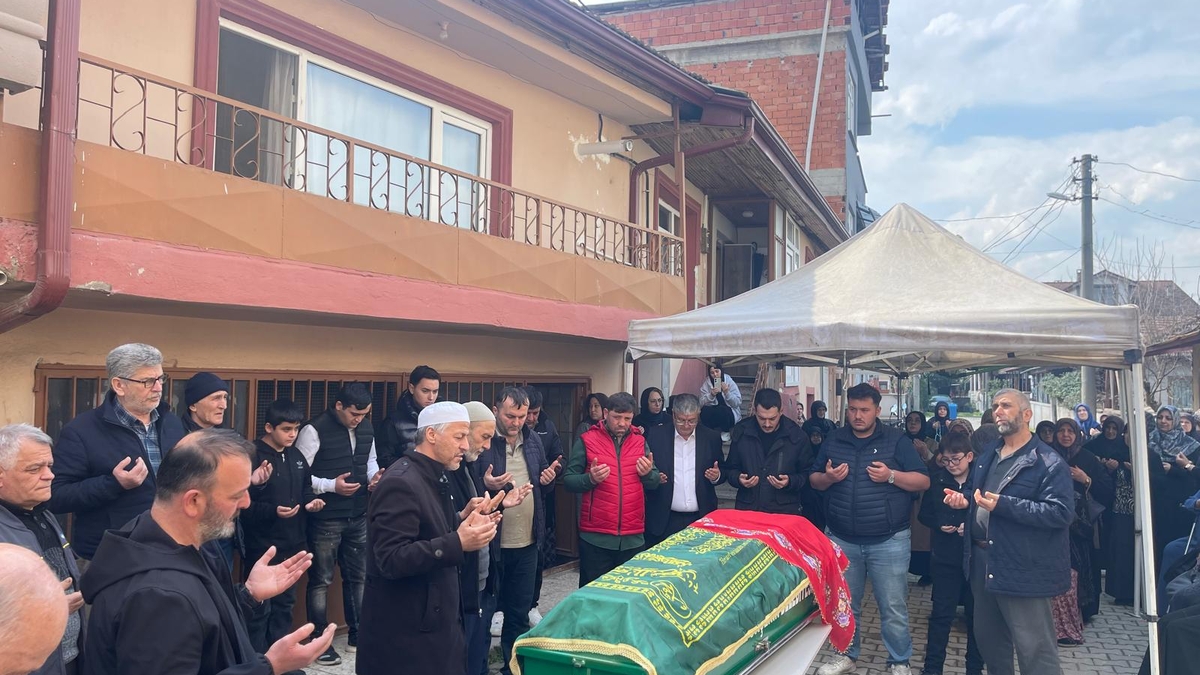 Sakine Durmaz Toprağa Verildi. 