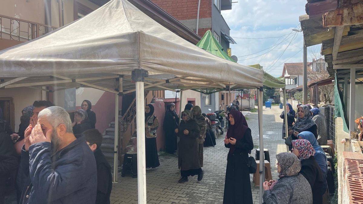 Sakine Durmaz Toprağa Verildi. 