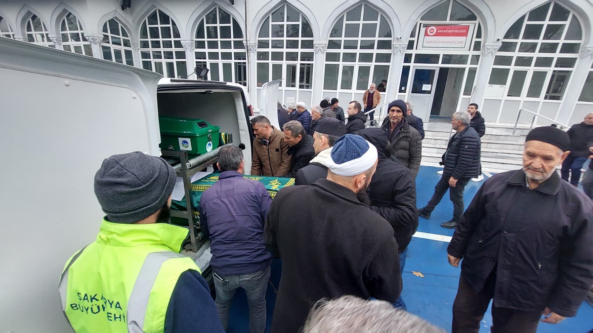 Salim Aksoy Toprağa Verildi 