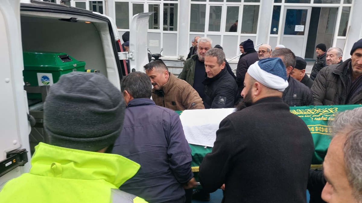 Salim Aksoy Toprağa Verildi 