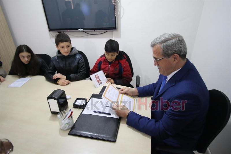 ŞAMPİYON SPORCULARA BAŞKAN AKCAN’DAN ÖDÜL