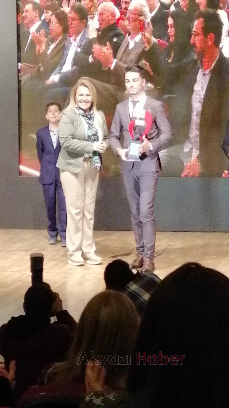 Şampiyonlar Ödüllendirildi