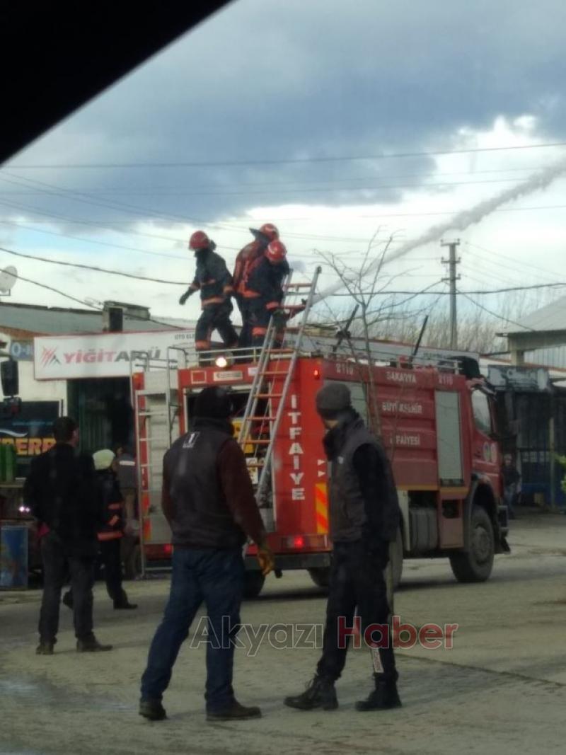 Sanayi sitesinde korkutan yangın İtfaiye böyle müdahale etti