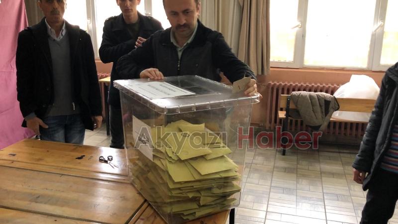 Sandıklar açıldı oy sayımı başladı Sonuçlar Akyazı Haberde