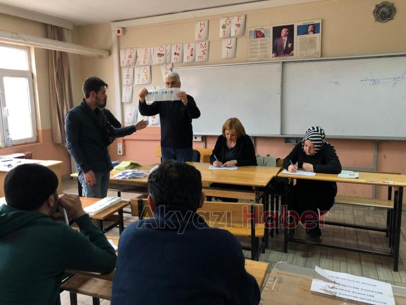 Sandıklar açıldı oy sayımı başladı Sonuçlar Akyazı Haberde