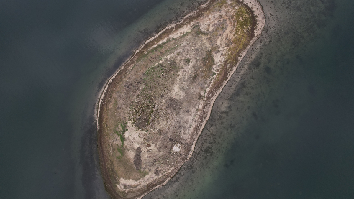 Sapanca Gölü'nde gizemli yapılar