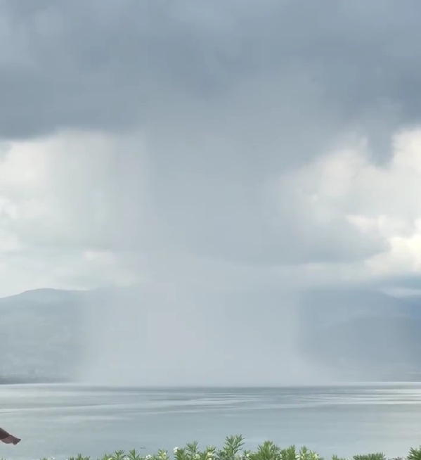 Sapanca Gölü'nde ilginç görüntü