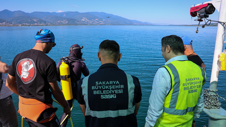 Sapanca Gölü'nde su alma hatları dalgıçlar ile temizleniyor