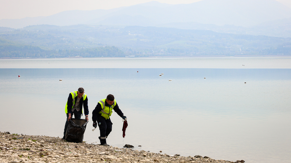 Sapanca Gölü temizleniyor