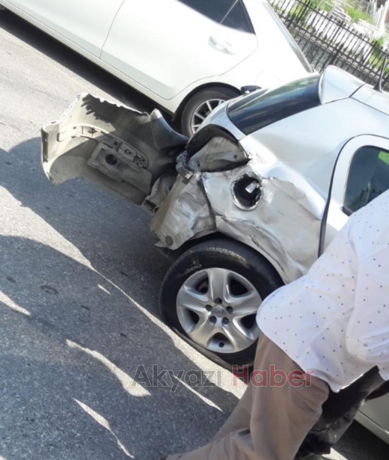 Sapmak isteyen otomobile kamyon çarptı