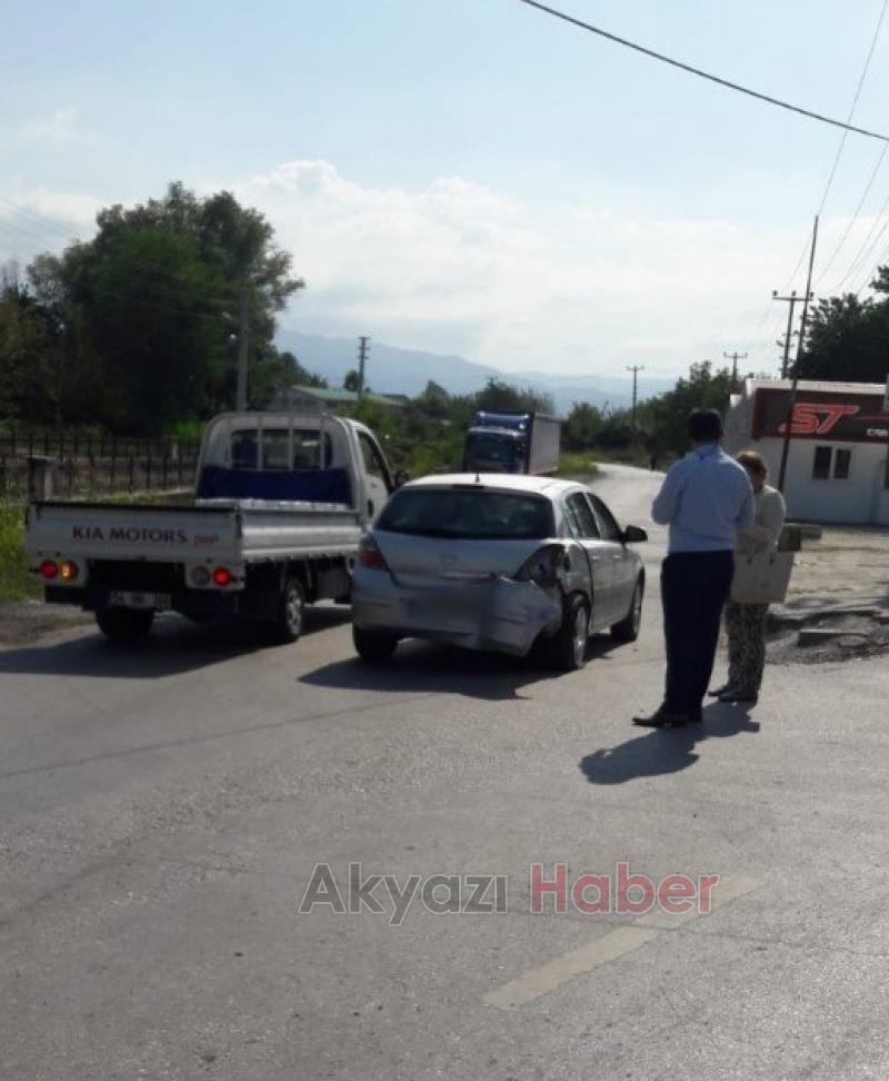 Sapmak isteyen otomobile kamyon çarptı