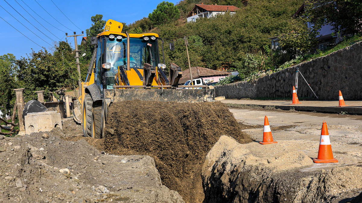 SASKİ Akyazı'da 5 mahallenin altyapısını yeniledi
