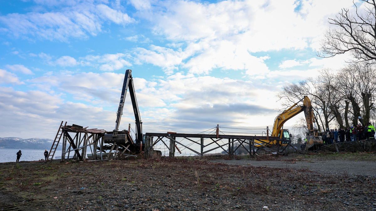 SASKİ paylaştı; 6 kilometrelik hatta kaçak iskele ve yapılar kaldırıldı