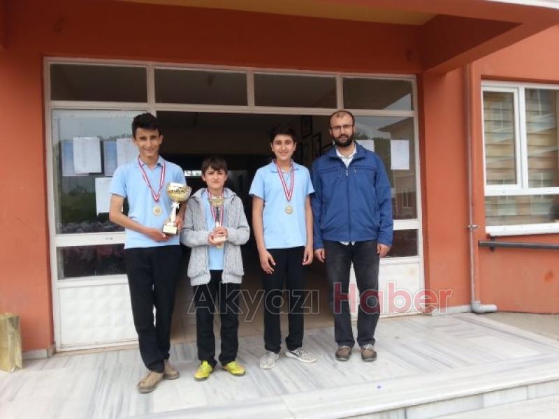Satrançta Şahlar İmam Hatip Ortaokulundan
