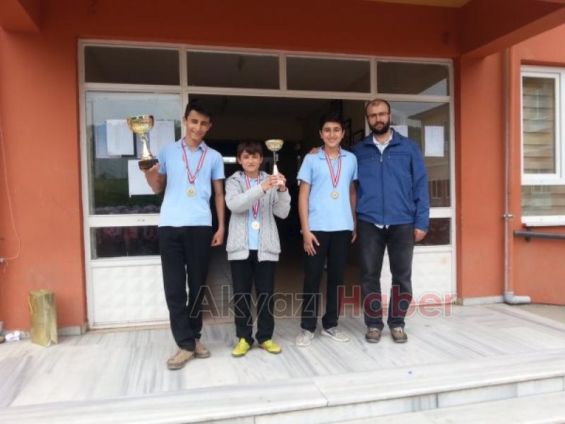 Satrançta Şahlar İmam Hatip Ortaokulundan