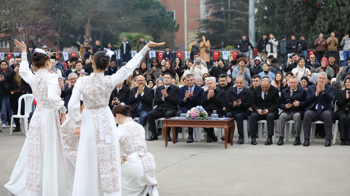 SAÜ'de Nevruz Coşkusu