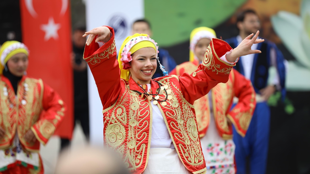 SAÜ'de Nevruz Coşkusu