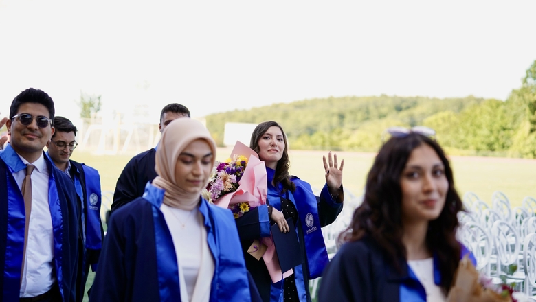 SAÜ Tıp Fakültesi’nde mezuniyet sevinci