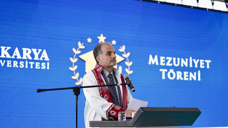 SAÜ Tıp Fakültesi’nde mezuniyet sevinci