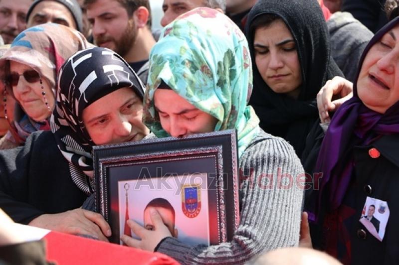 Şehidi binler uğurladı 