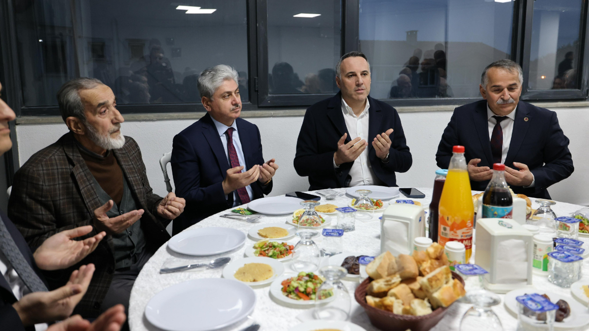 Şehit ailesinden iftar yemeği
