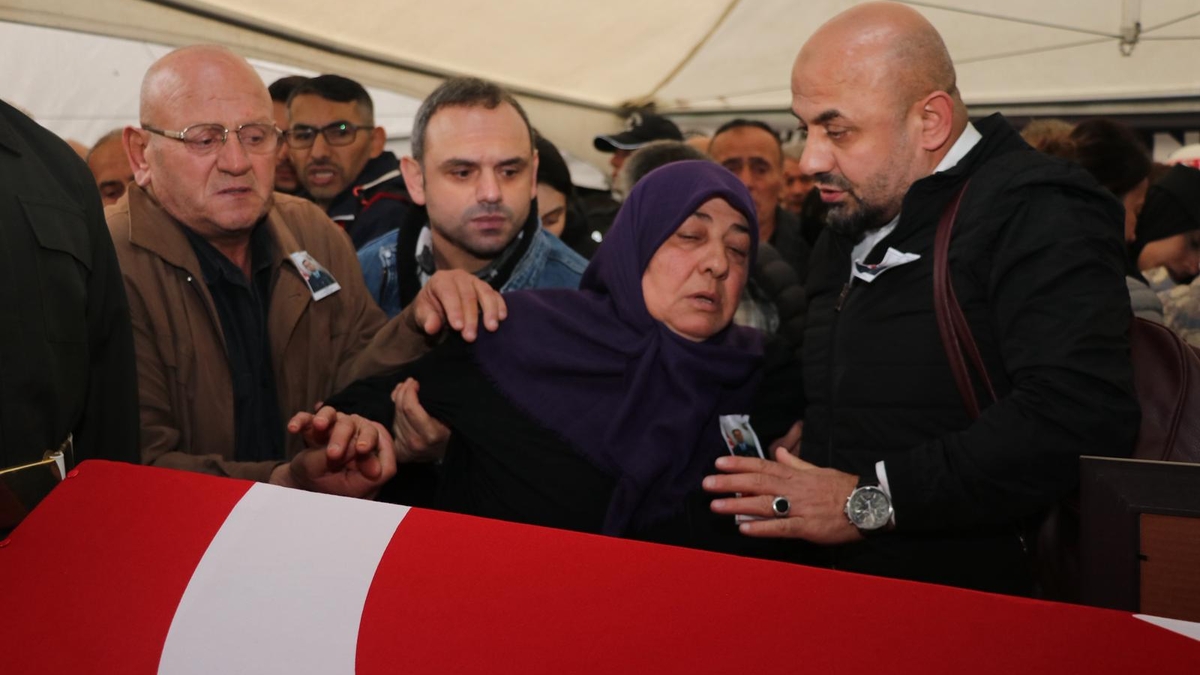 Şehit Akın Karakuş toprağa verildi