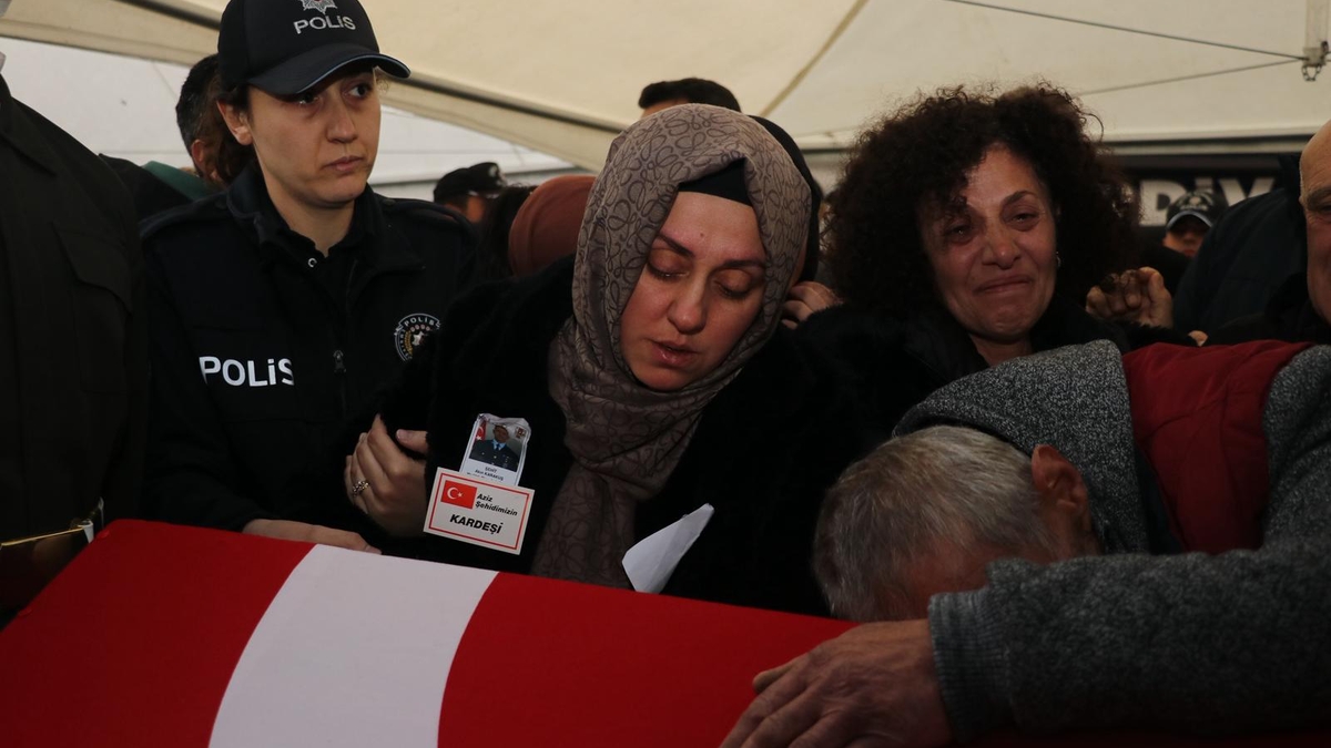 Şehit Akın Karakuş toprağa verildi