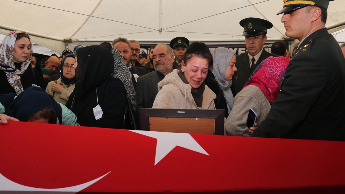 Şehit Akın Karakuş toprağa verildi