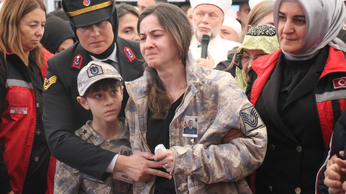 Şehit Akın Karakuş toprağa verildi