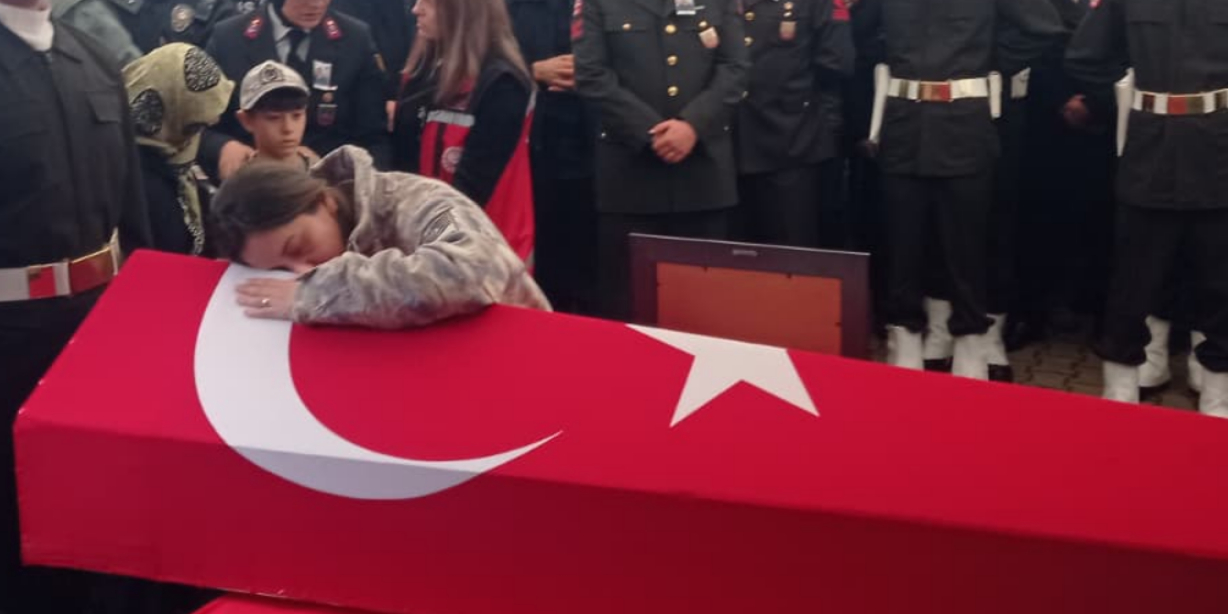 Şehit Akın Karakuş'un eşi; Vatan sağolsun şehidim