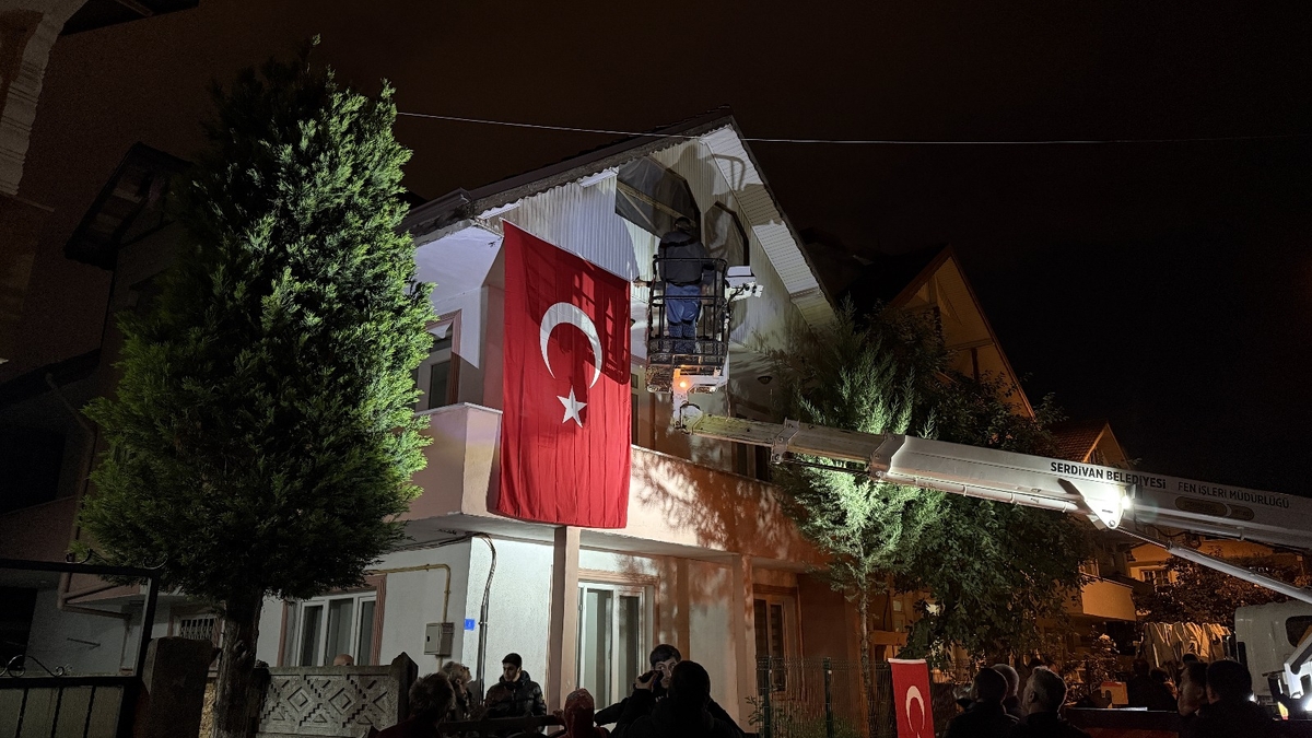 Şehit Astsubay Başçavuş Karakuş'un cenazesi Sakarya'ya getirilecek