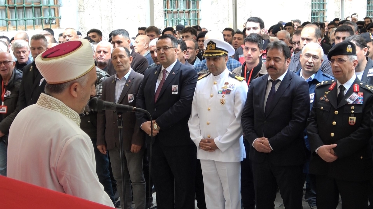 Şehit Astsubay Tacettin Gün toprağa verildi