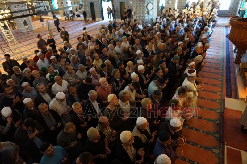 Şehit Filistinliler için sela okundu, gıyabi cenaze namazı kılındı