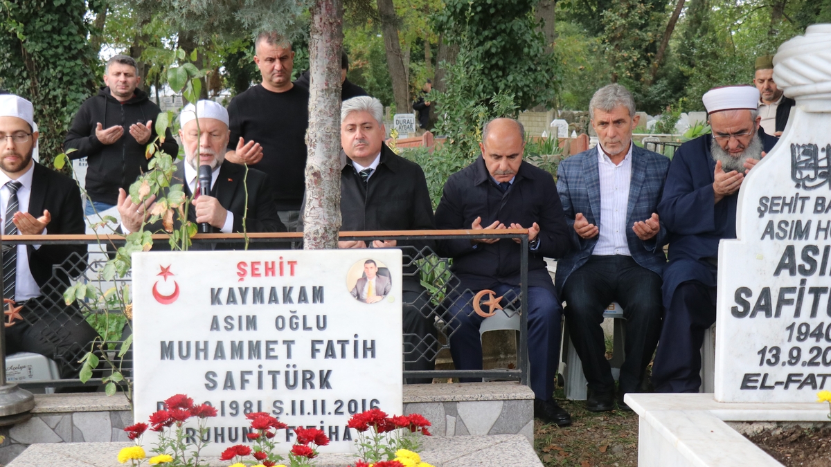 Şehit Kaymakam Safitürk mezarı başında anıldı