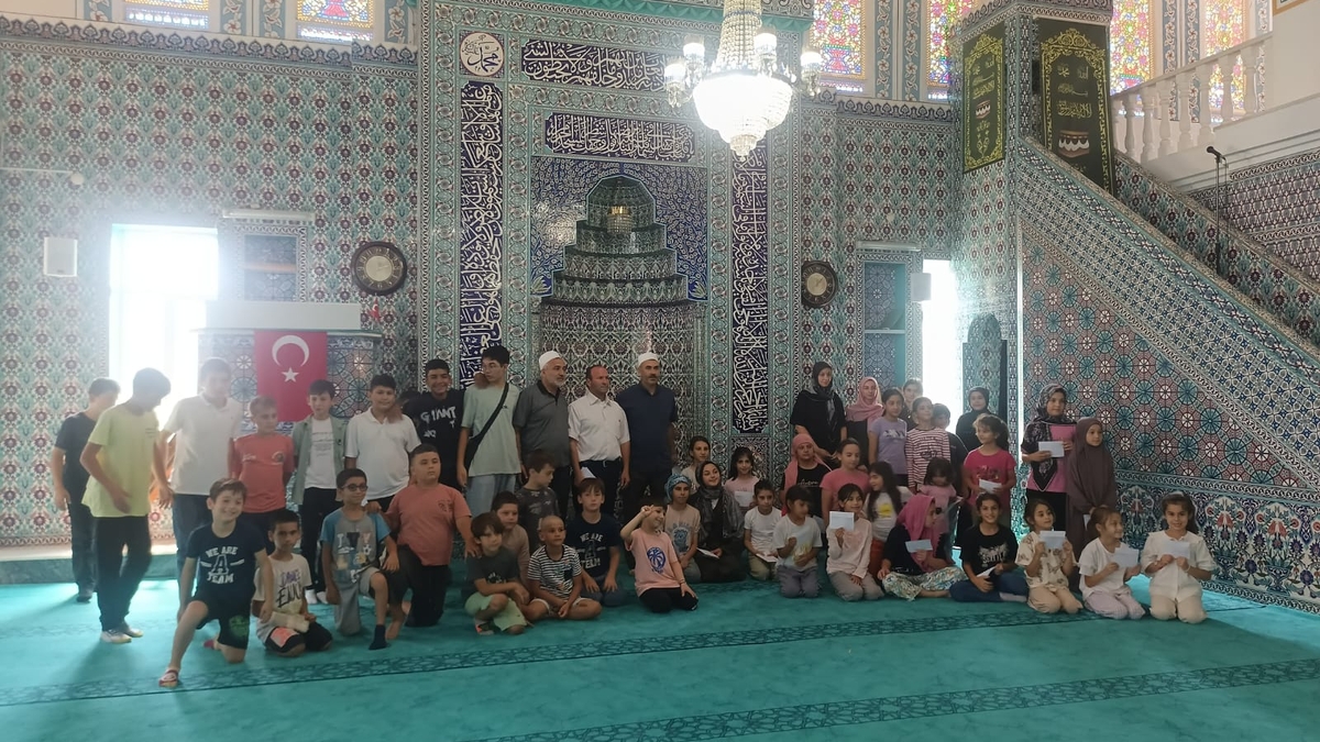Şehitali Camii Derneği'nden Kur'an Kursu öğrencilerine mangal etkinliği