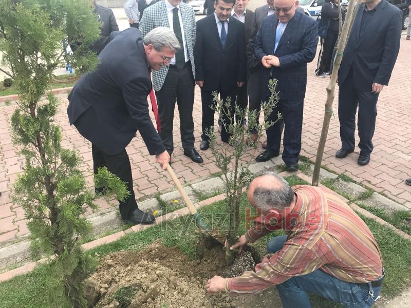 Şehitlerimiz Adına Fidan Diktiler