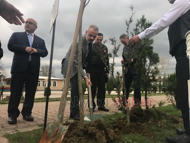 Şehitlerimiz Adına Fidan Diktiler