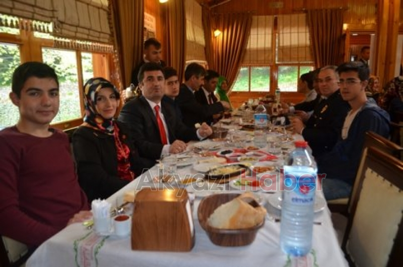 Şehit Yakınları ve Gaziler Kahvaltıda Buluştu