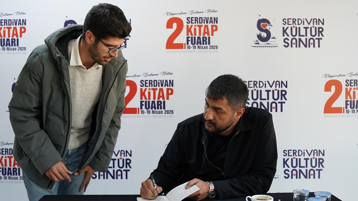 Şehrin kalbi kitapla atıyor