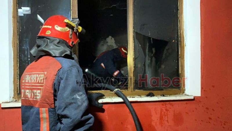 Şeker Mahallede yangın evsiz kaldılar