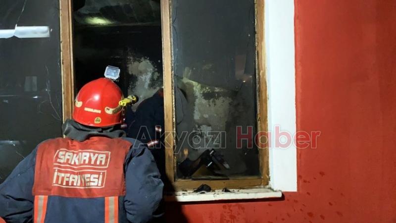 Şeker Mahallede yangın evsiz kaldılar