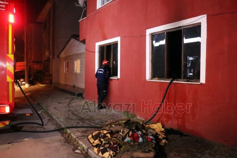 Şeker Mahallede yangın evsiz kaldılar