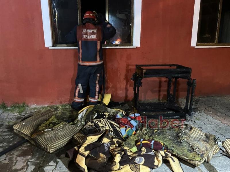 Şeker Mahallede yangın evsiz kaldılar