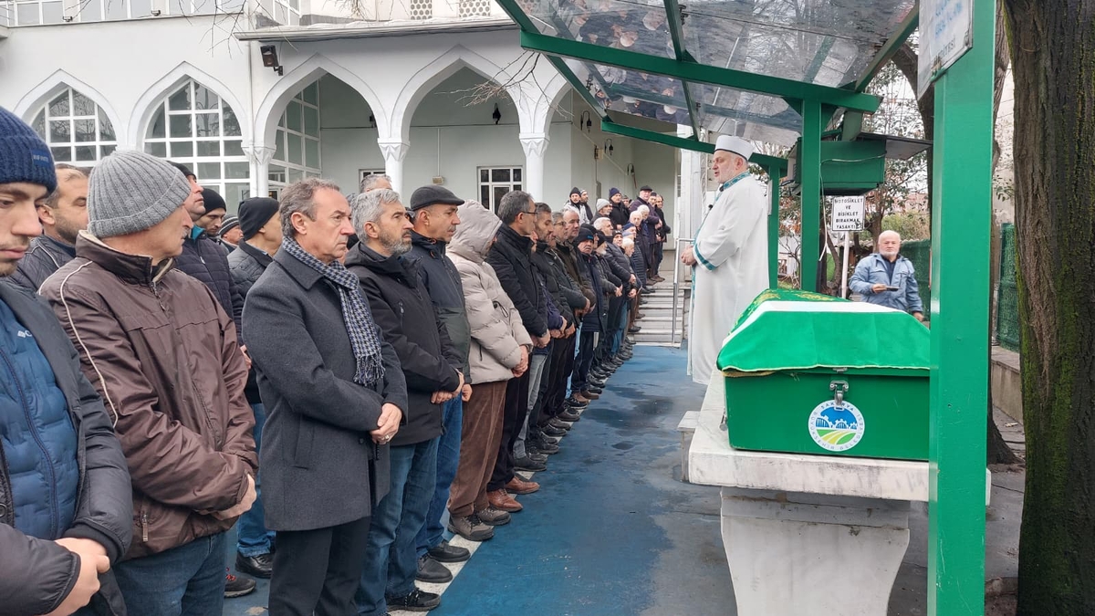 Selim Biçer Dualarla Son Yolculuğuna Uğurlandı 