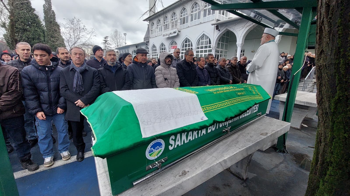 Selim Biçer Dualarla Son Yolculuğuna Uğurlandı 