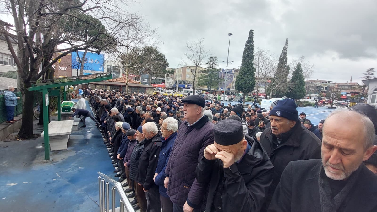 Selim Biçer Dualarla Son Yolculuğuna Uğurlandı 