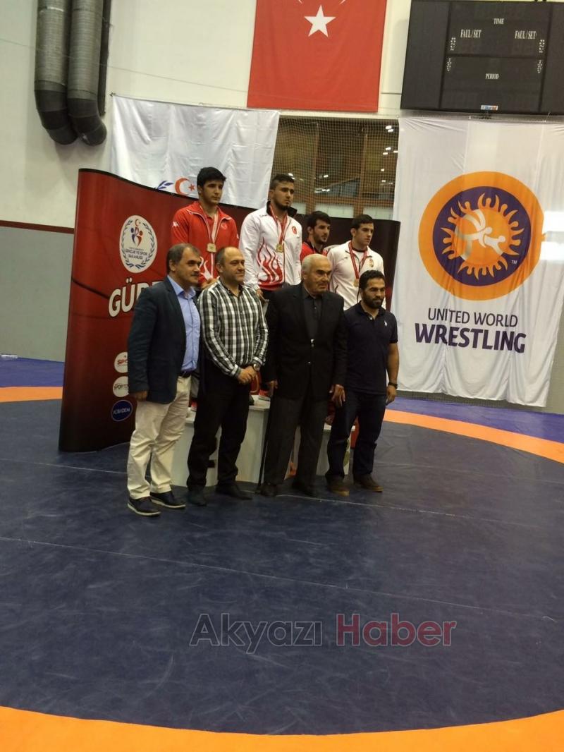 Semih Yazıcı 1. Oldu