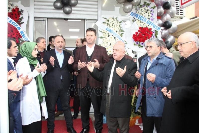 SENA ECZANESi YOĞUN KATILIMLA AÇILDI