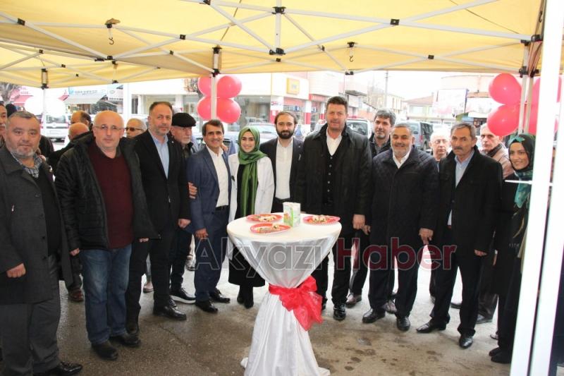 SENA ECZANESi YOĞUN KATILIMLA AÇILDI